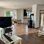In Mit Eingezäuntem Gartenbereich Für Hunde