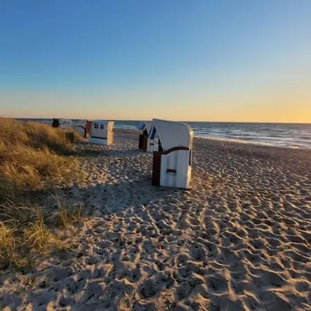 Nyaraló In Mit Eingezaeuntem Gartenbereich Fuer Hunde