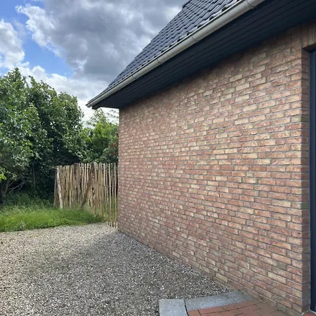 In Mit Eingezaeuntem Gartenbereich Fuer Hunde * Kronsgaard